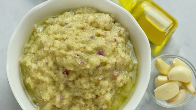 Mau Tahu Cara Buat Bumbu Dasar Putih yang Praktis dan Tahan Lama? Simak Disini!