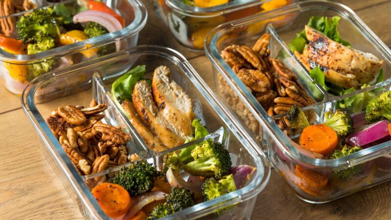 Stop Jajan Terus! Macam Ide Meal Prep Anak Kos Ini Bikin Dompet Aman!